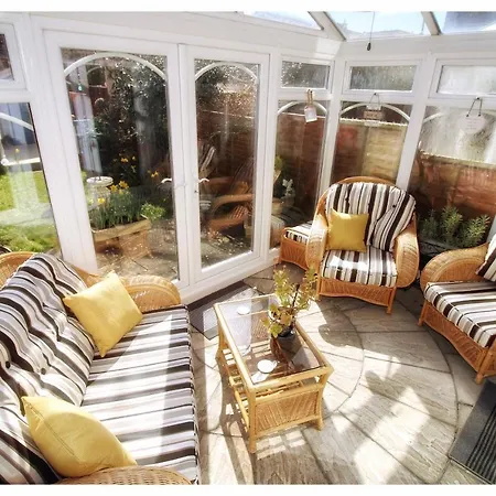 Self Contained Flat With Private Garden & Parking Apartamento Sandown Exterior foto