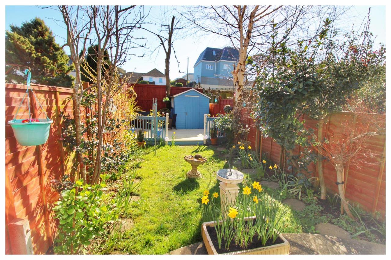 Self Contained Flat With Private Garden & Parking Apartment Sandown
