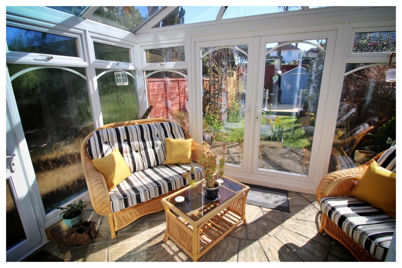 Self Contained Flat With Private Garden & Parking Apartment Sandown